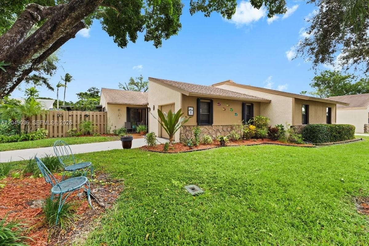 901 NW 26th Ave, Delray Beach, FL 33445 photo 2