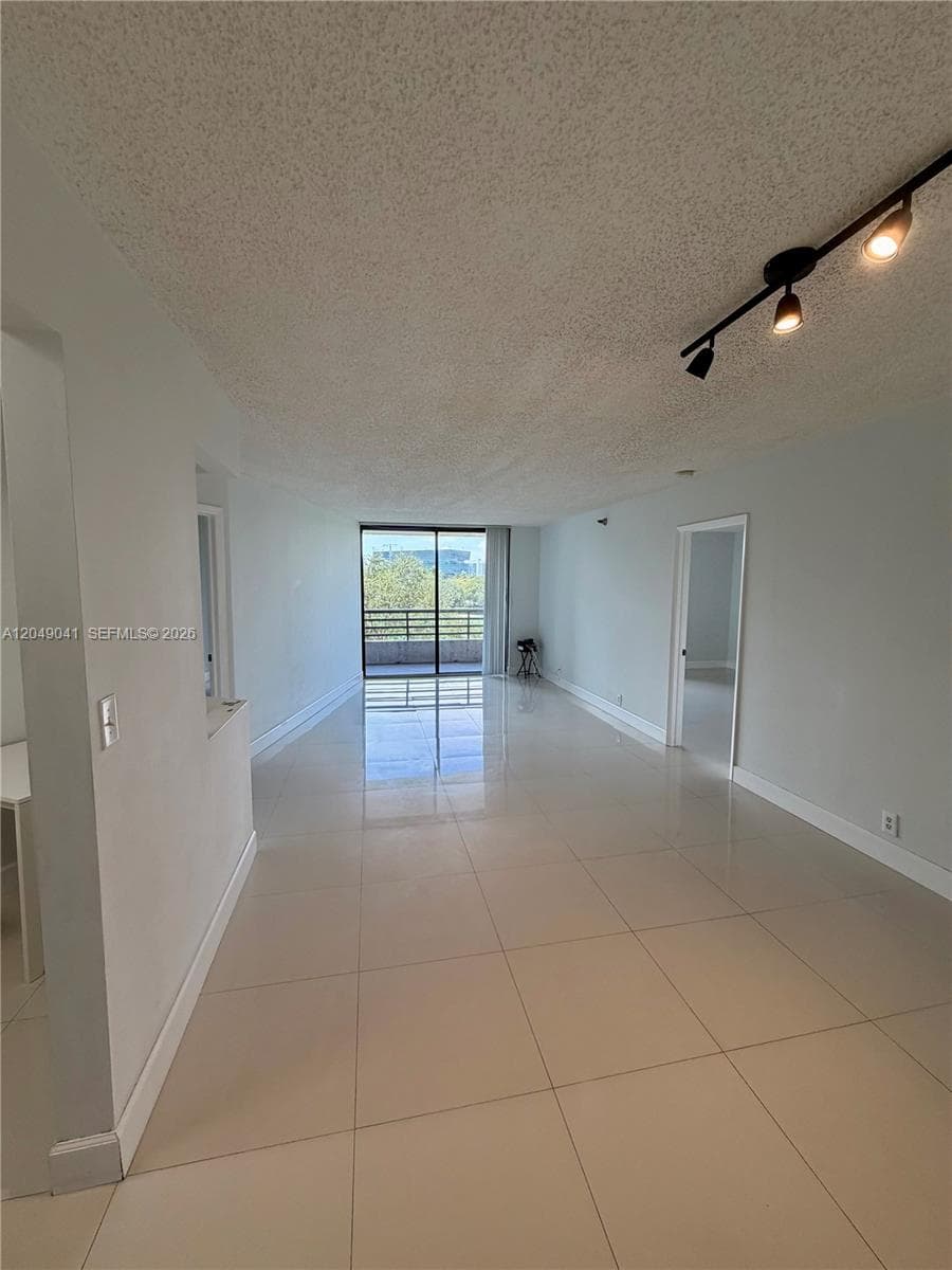 3300 NE 191st St # 404, Aventura, FL 33180 photo 2