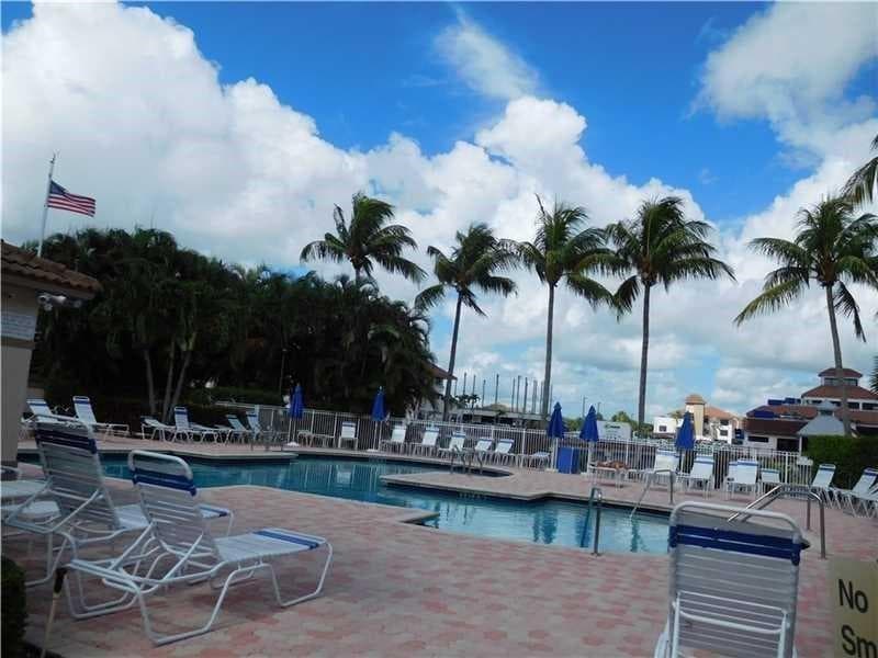 6584 Via Regina, Boca Raton, FL 33433 photo 3