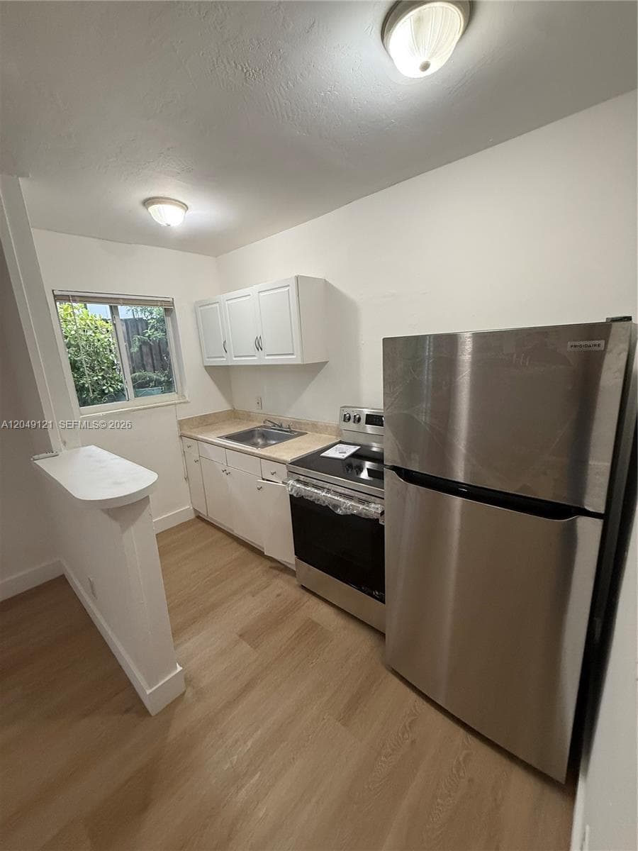 469 SW 3rd St # 4, Miami, FL 33130 photo 4