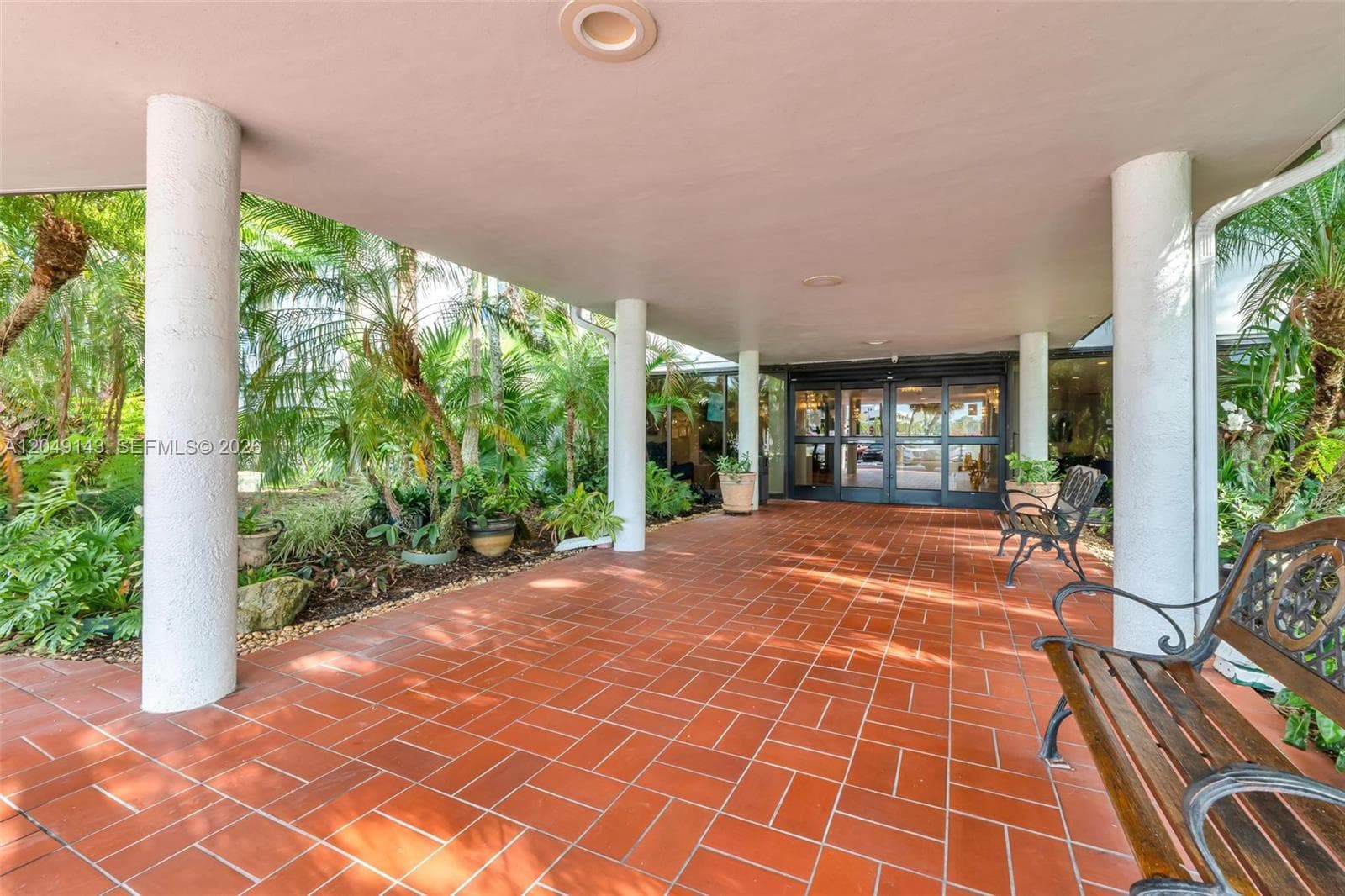 3800 Hillcrest Dr # 422, Hollywood, FL 33021 photo 2