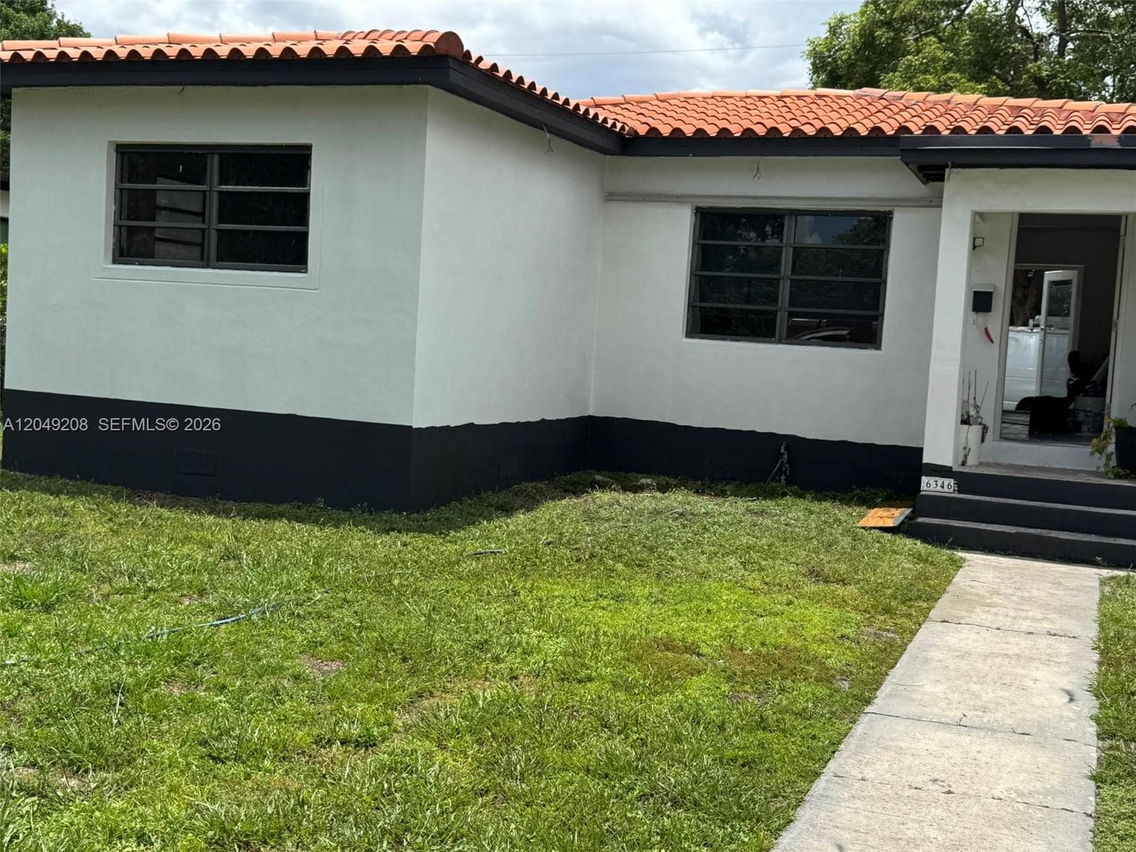 6346 NW 41st St, Virginia Gardens, FL 33166