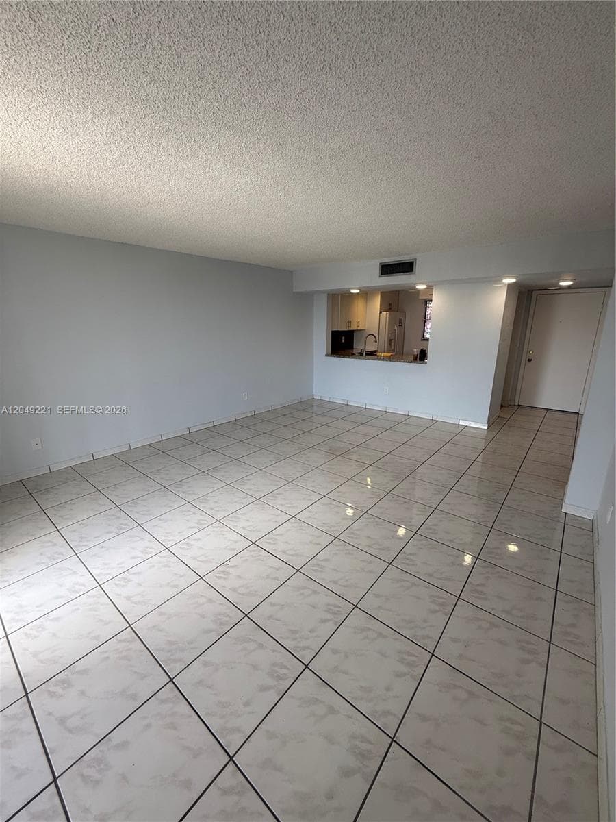8625 NW 8th St # 420, Miami, FL 33126 photo 3