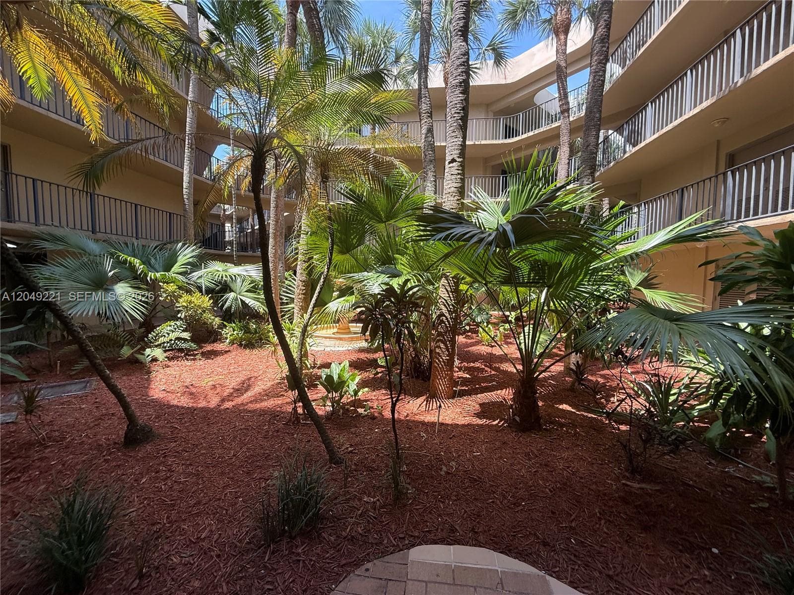 8625 NW 8th St # 420, Miami, FL 33126