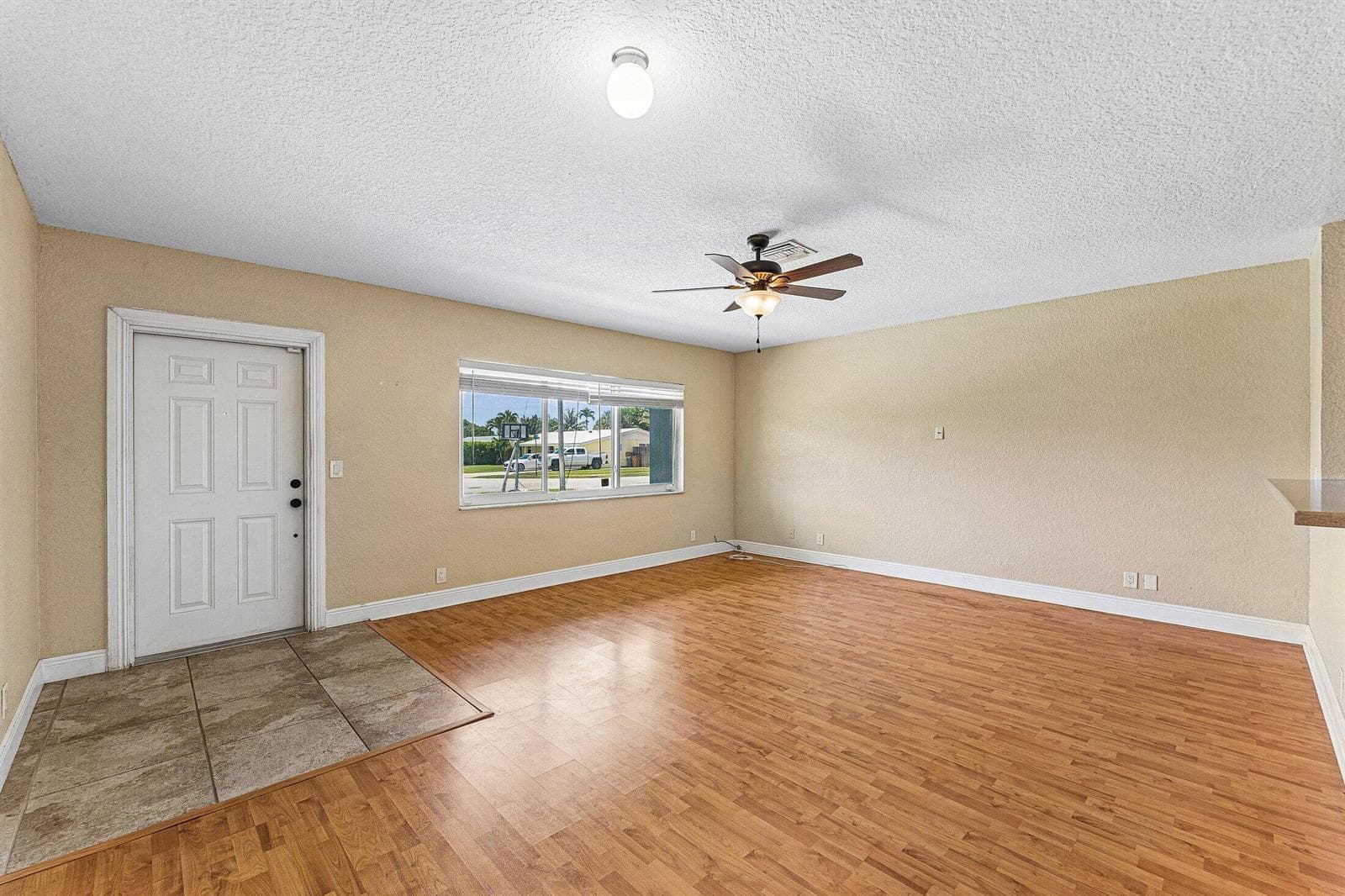 301 SE 3rd Street, Deerfield Beach, FL 33441 photo 4