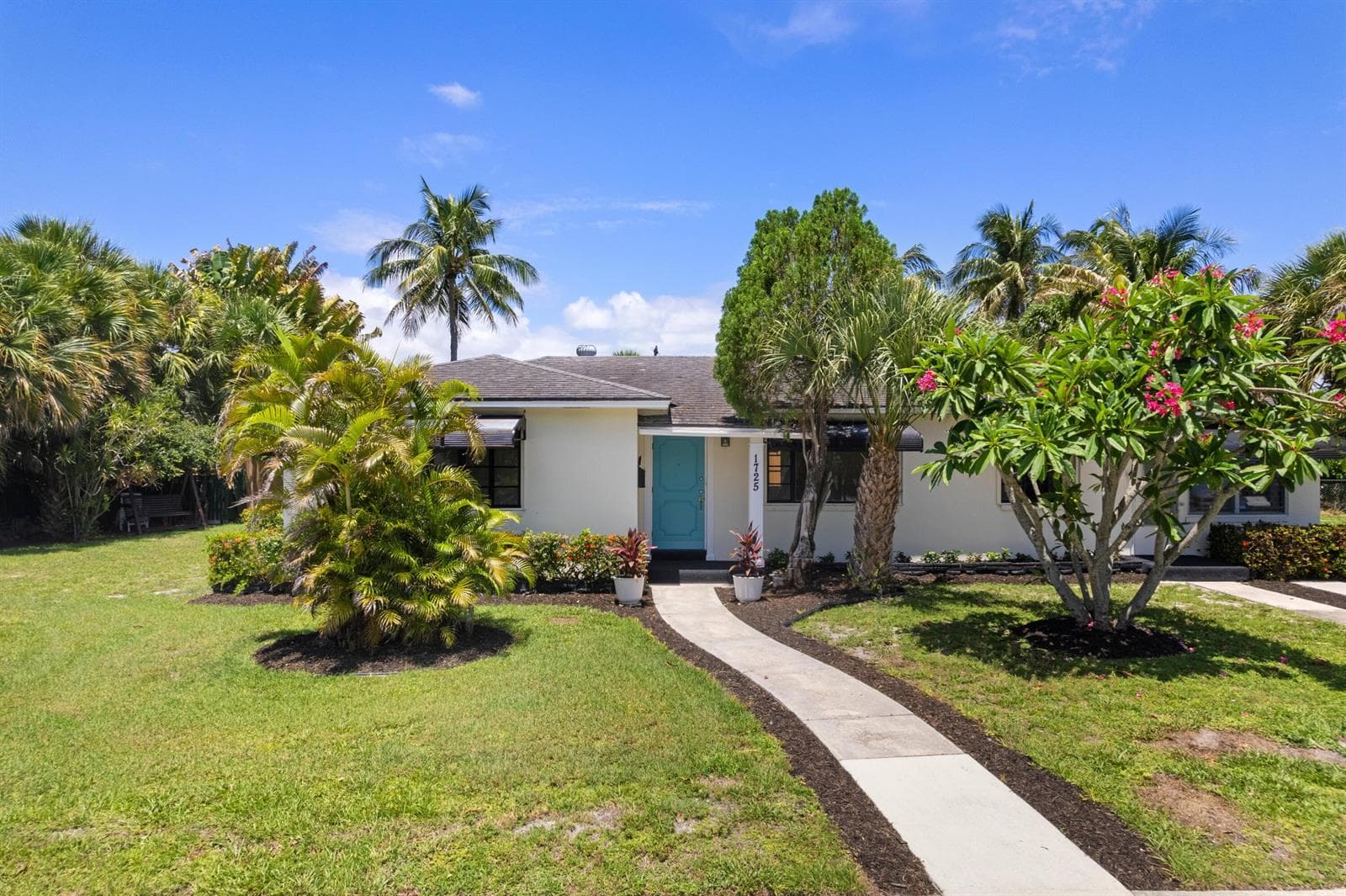 1725 N Lakeside Drive, FL 33460 photo 2