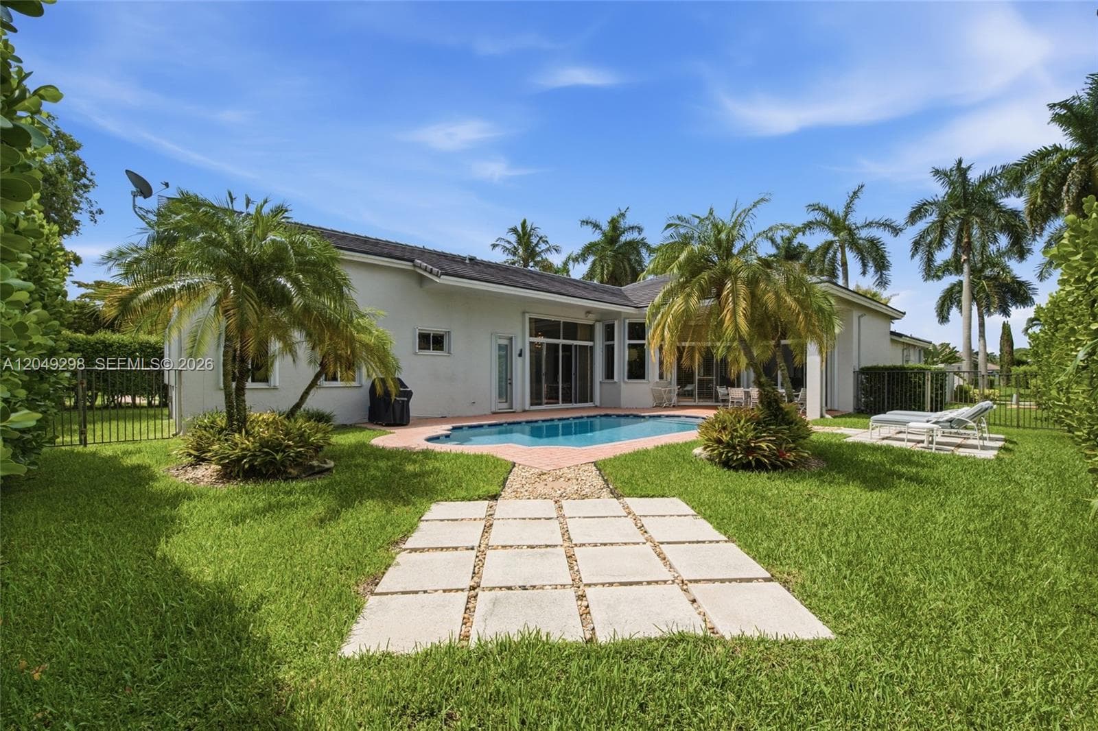 2542 Eagle Run Dr, Weston, FL 33327 photo 3