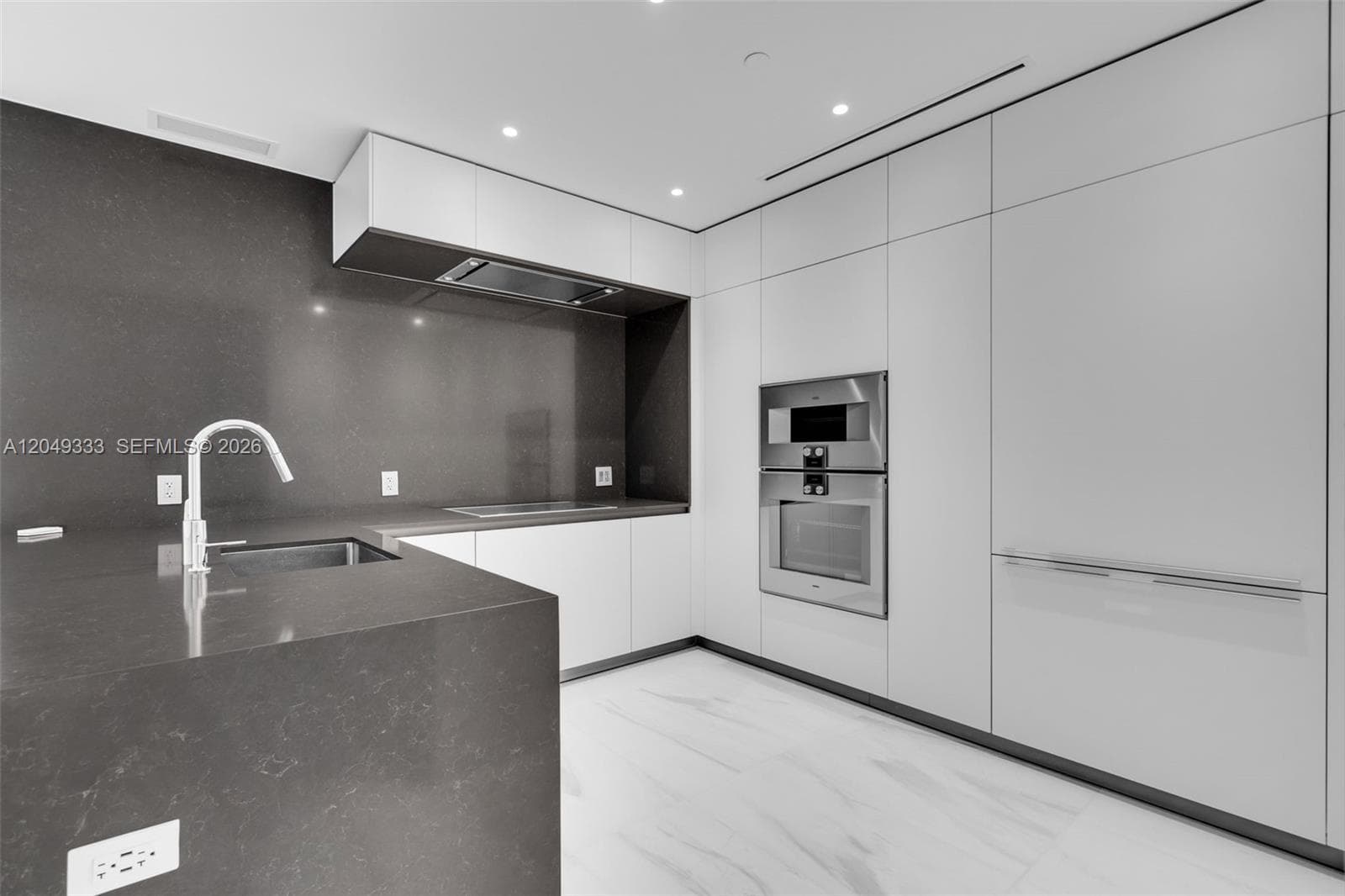 300 Biscayne Boulevard Way # 3009W, Miami, FL 33131 photo 5