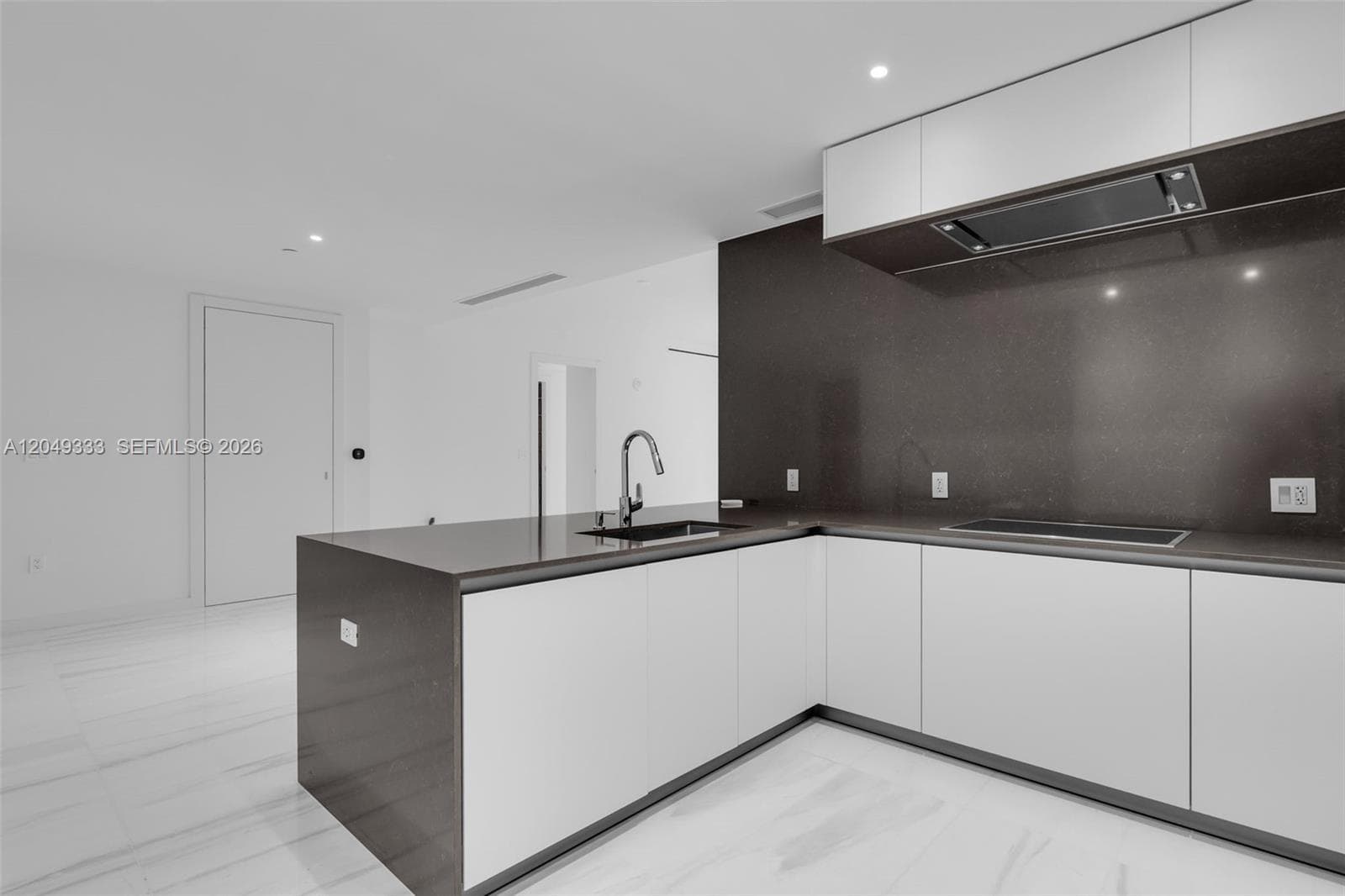 300 Biscayne Boulevard Way # 3009W, Miami, FL 33131 photo 4