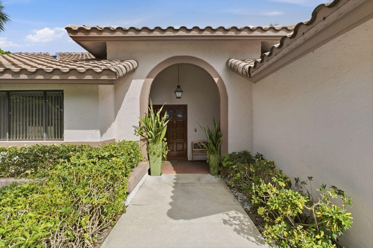 2719 Oak Tree Lane, Oakland Park, FL 33309 photo 3