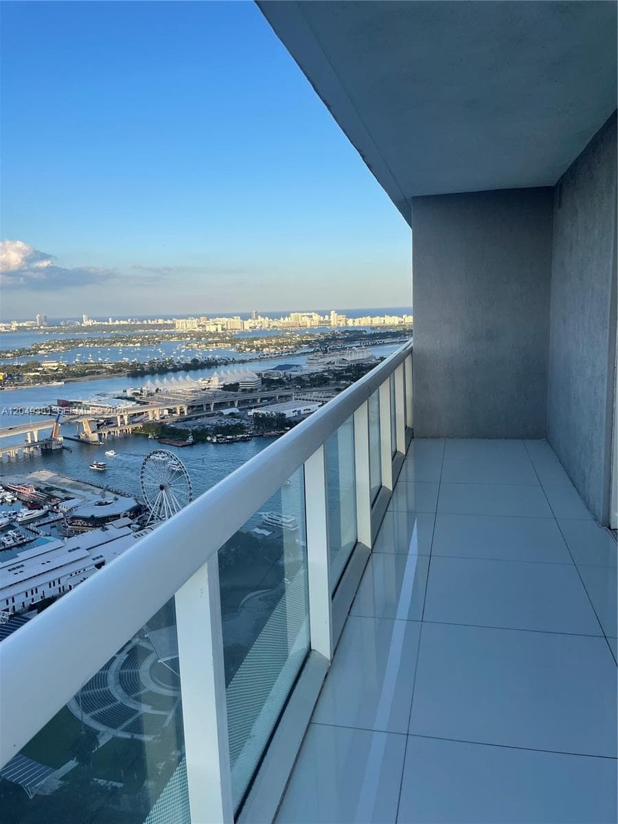 50 Biscayne Blvd # 5001, Miami, FL 33132 photo 3