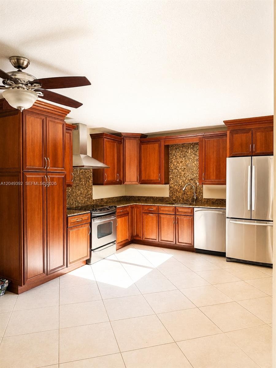 515 5th Ct, Palm Beach Gardens, FL 33410 photo 2