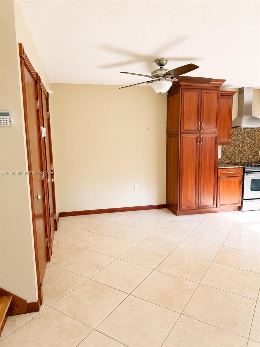 515 5th Ct, Palm Beach Gardens, FL 33410 photo 4