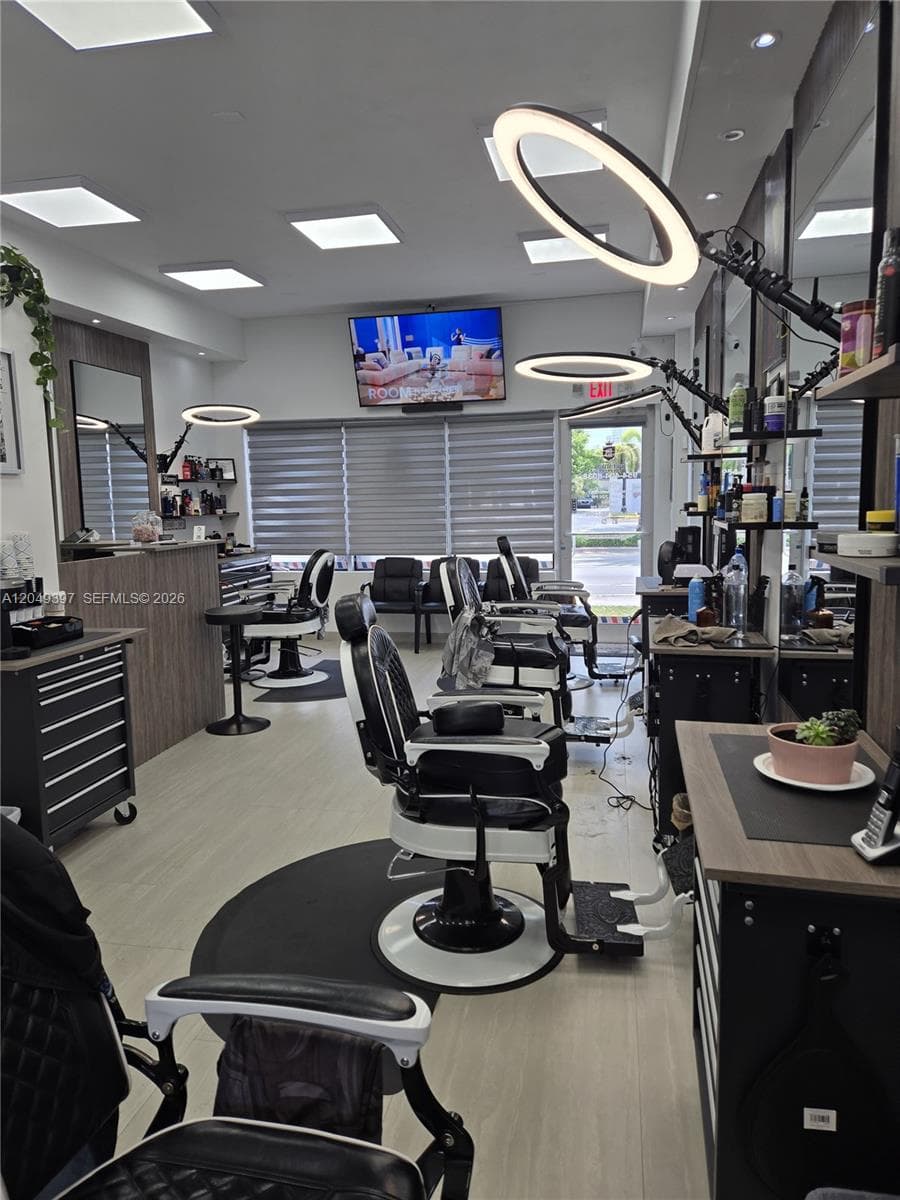 218 N Federal Highway, Hallandale Beach, FL 33009 photo 2