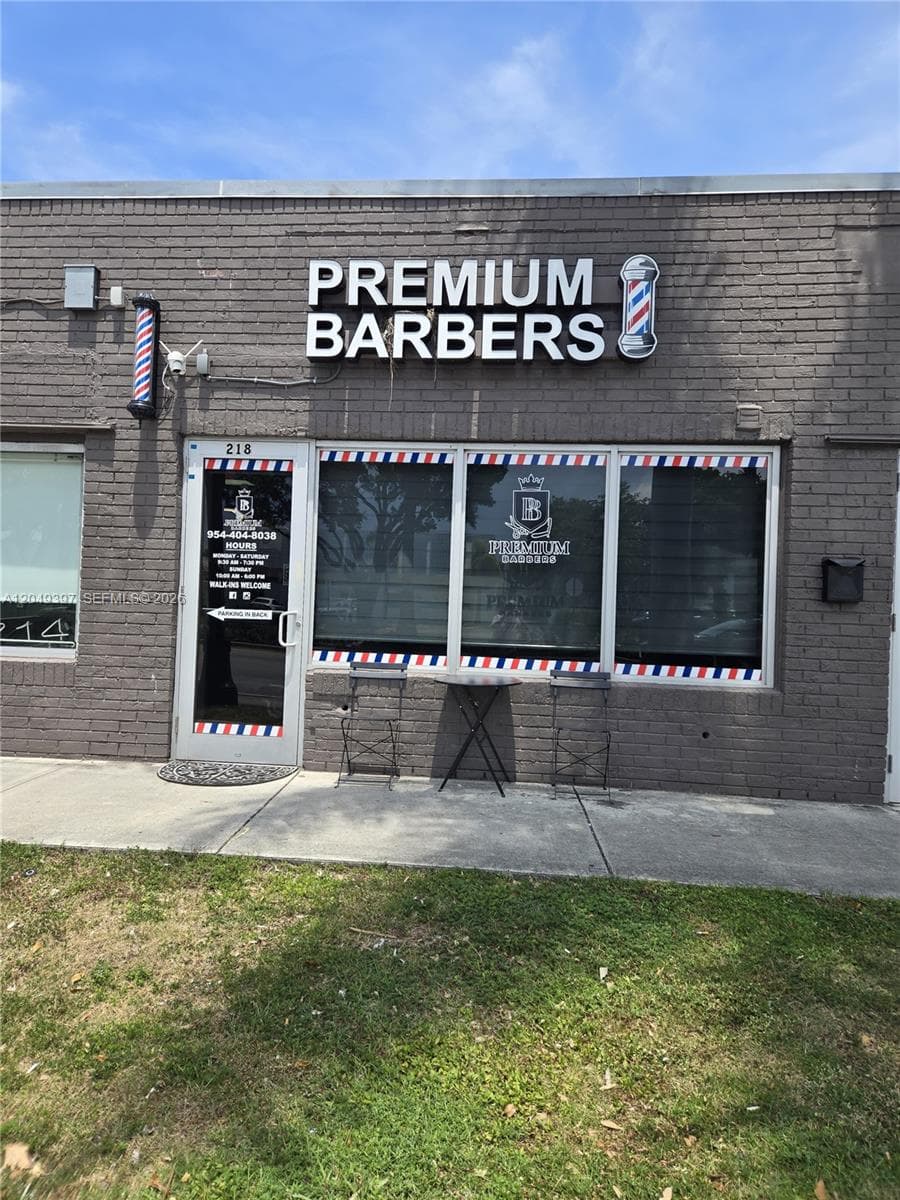218 N Federal Highway, Hallandale Beach, FL 33009