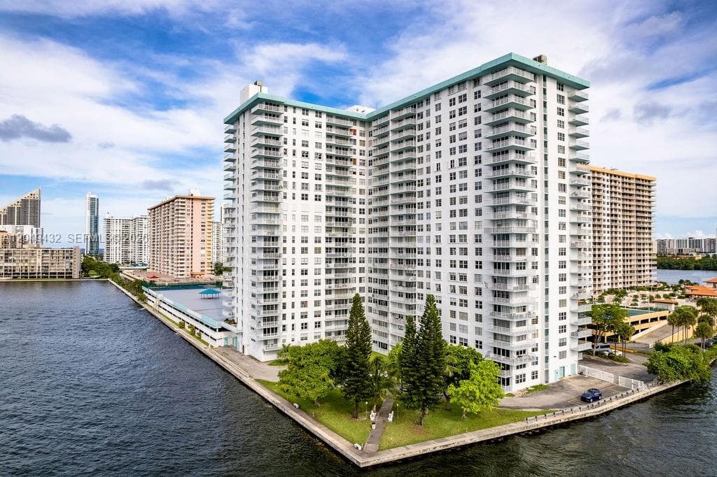 301 174th St # L05, Sunny Isles Beach, FL 33160