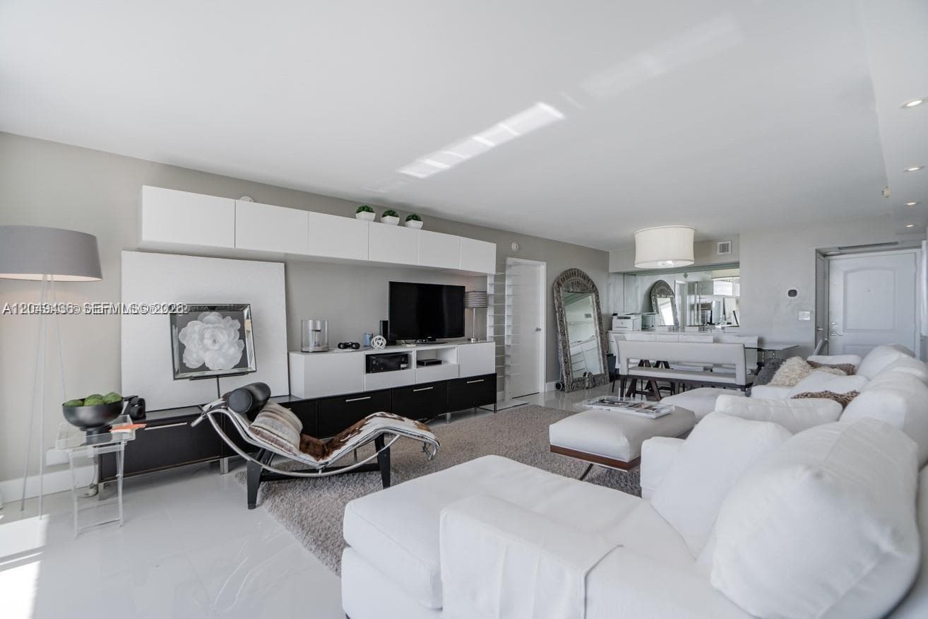 100 Bayview Dr # 1622, Sunny Isles Beach, FL 33160 photo 5