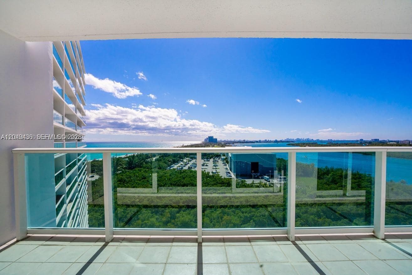 100 Bayview Dr # 1622, Sunny Isles Beach, FL 33160 photo 4