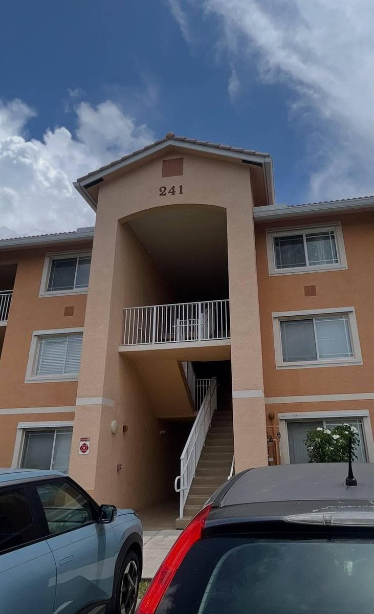 241 SW Palm Drive # 106, Port St. Lucie, FL 34986 photo 2