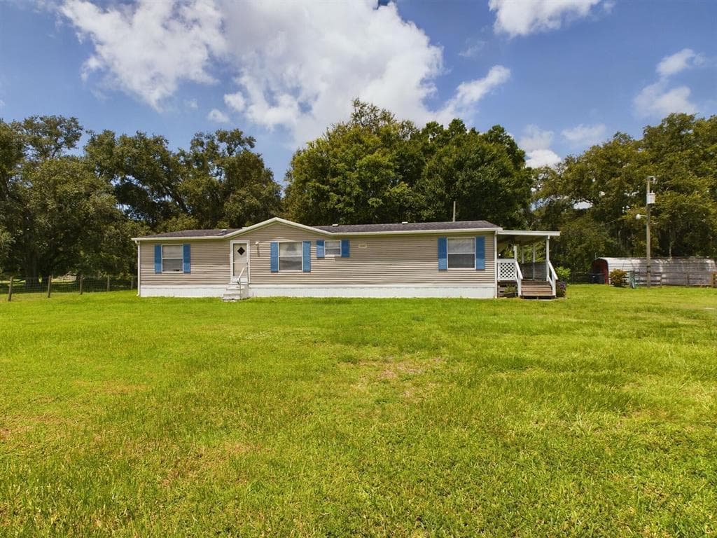 945 NE 28th Avenue, Okeechobee, FL 34972