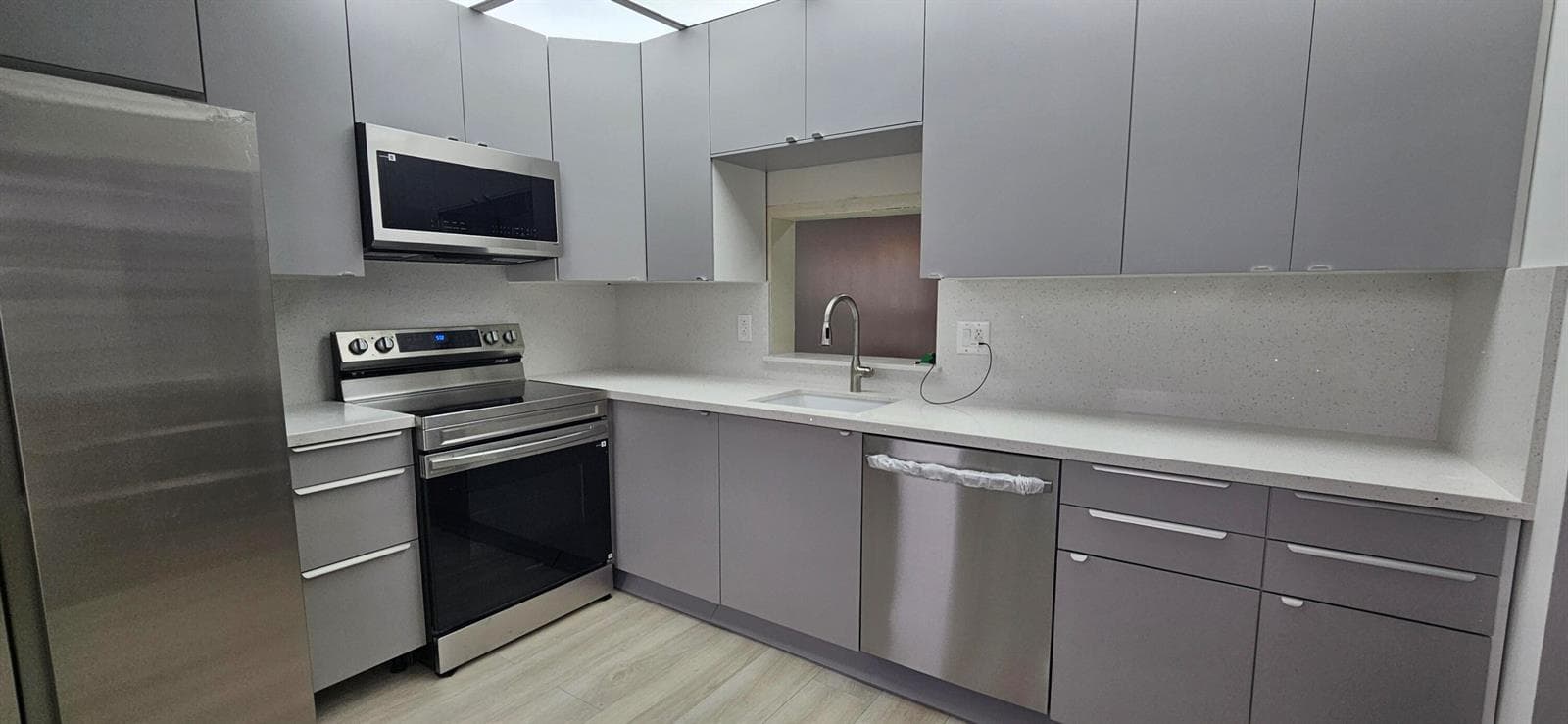 421 NE 14th Avenue # 302, Hallandale Beach, FL 33009 photo 2