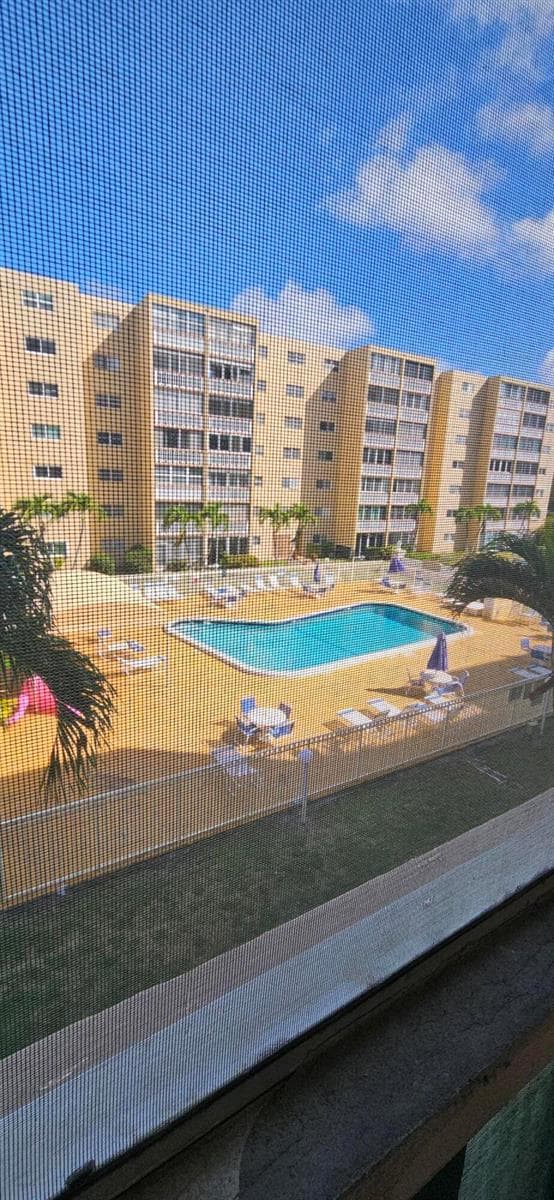 421 NE 14th Avenue # 302, Hallandale Beach, FL 33009