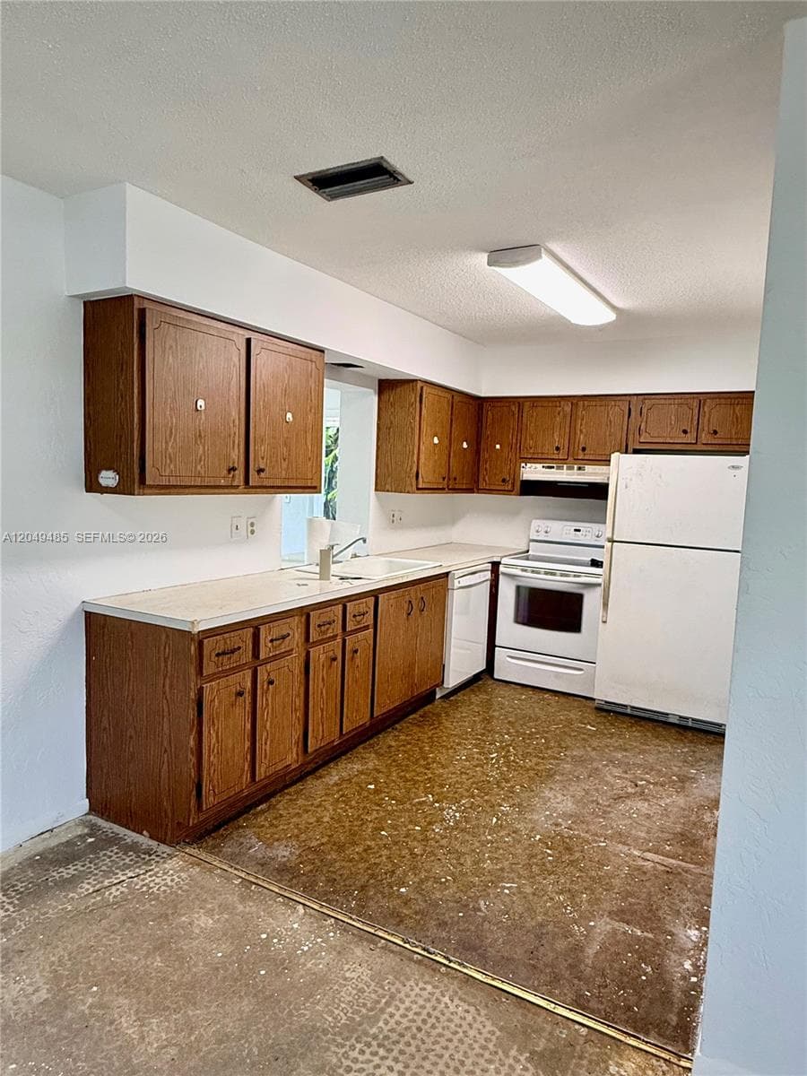7008 NW 89th Ave, Tamarac, FL 33321 photo 4