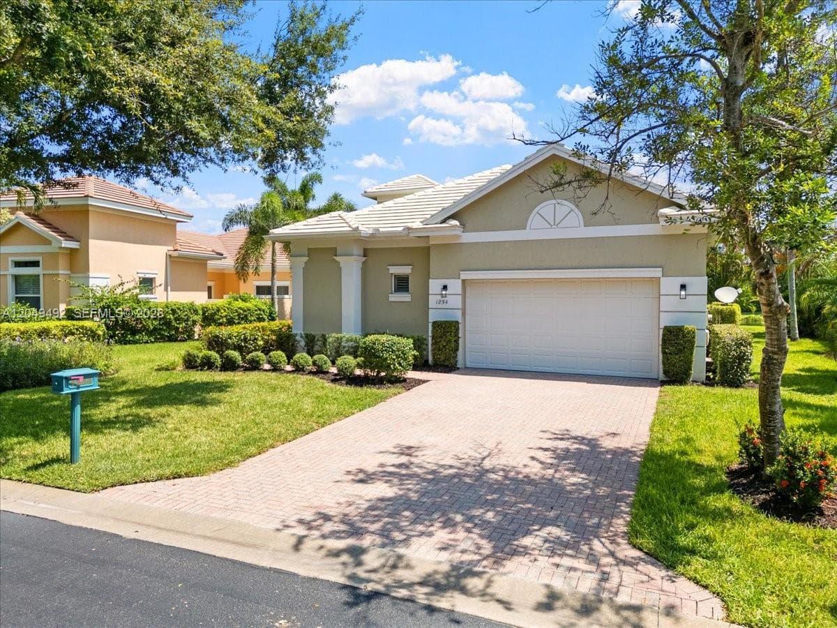 1254 River Reach Dr, Vero Beach, FL 32967 photo 3
