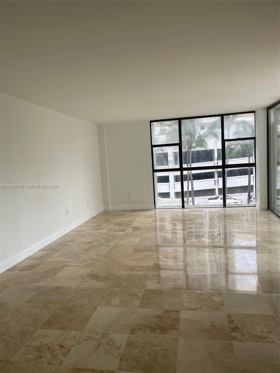 3731 N Country Club Dr # 323, Aventura, FL 33180 photo 2