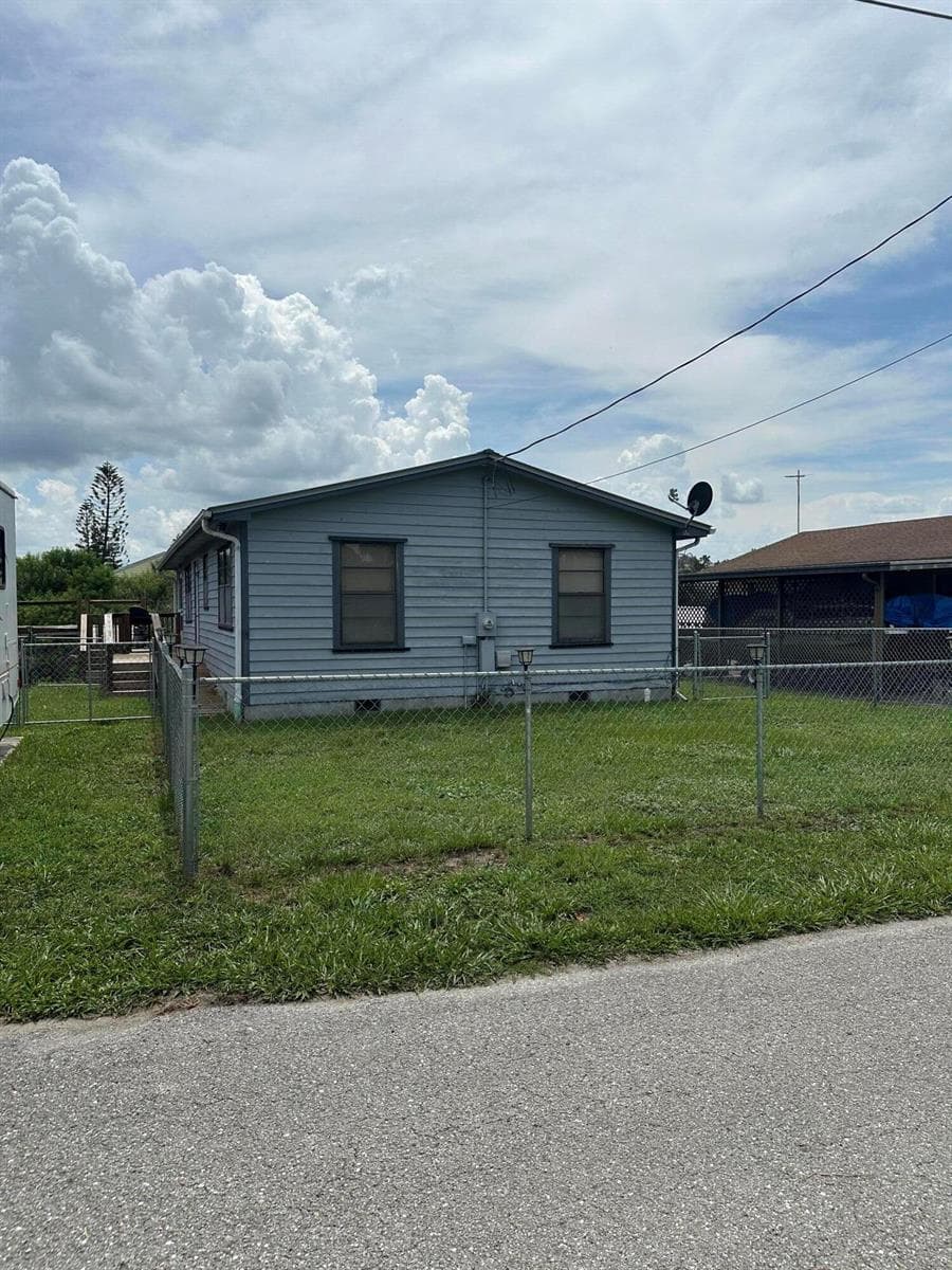 1110 3rd Street, Okeechobee, FL 34974 photo 2