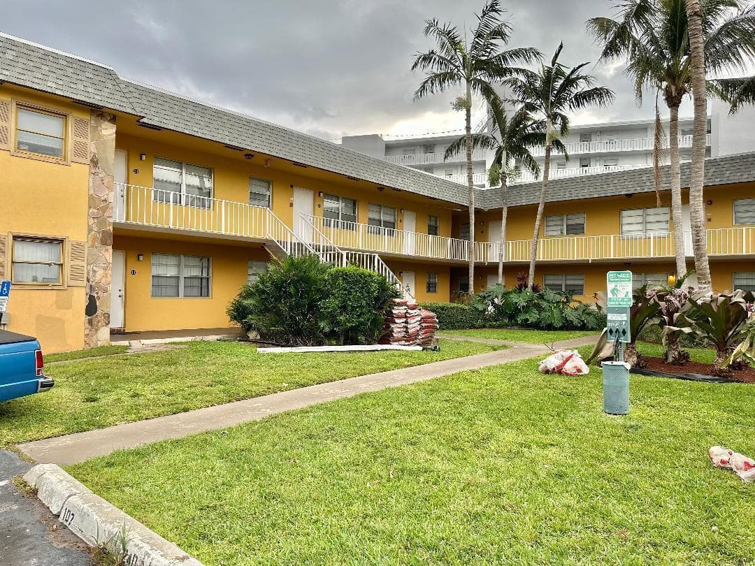240 Croton Avenue # 110, Lantana, FL 33462 photo 2
