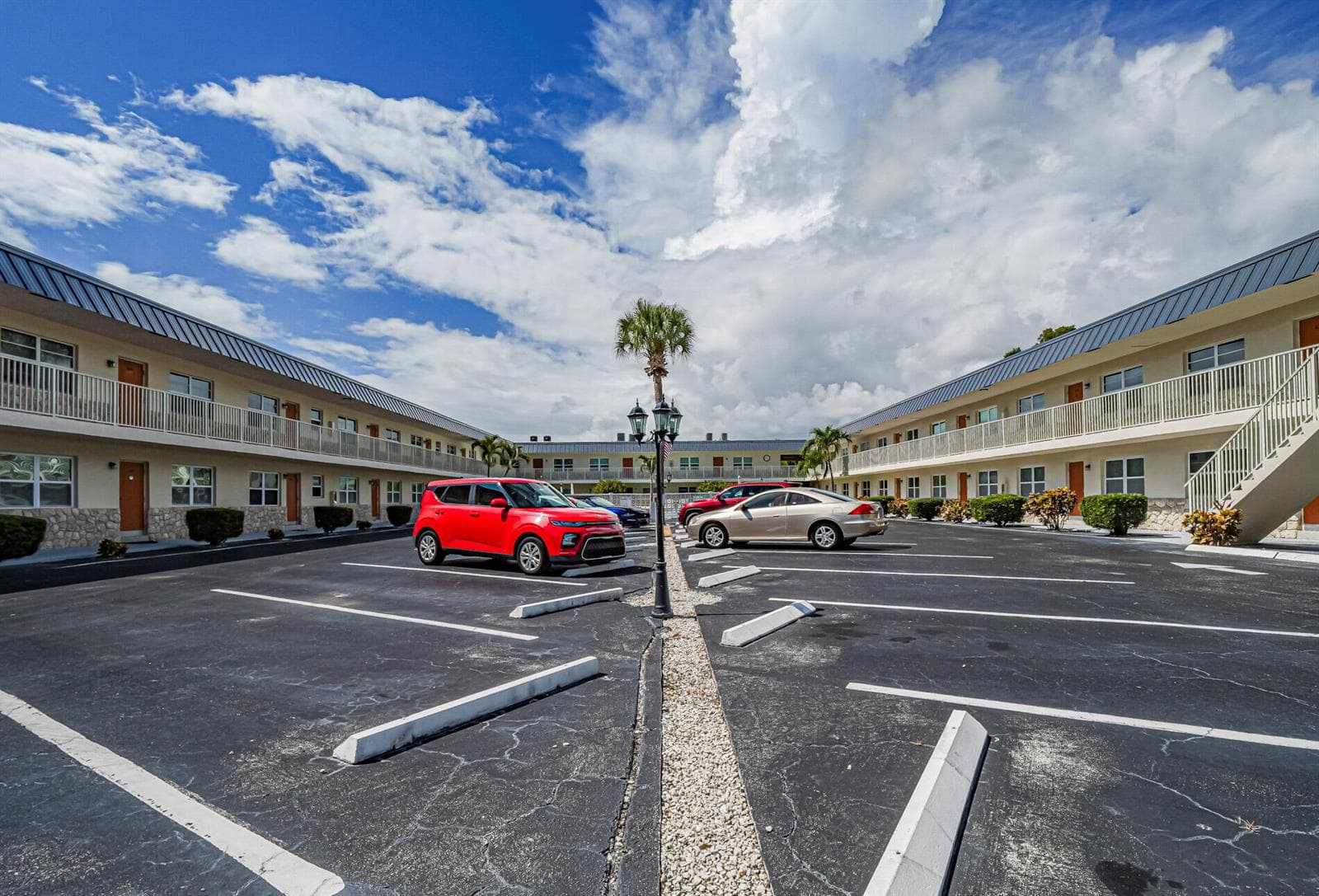 923 22nd Place # 219, Vero Beach, FL 32960 photo 2
