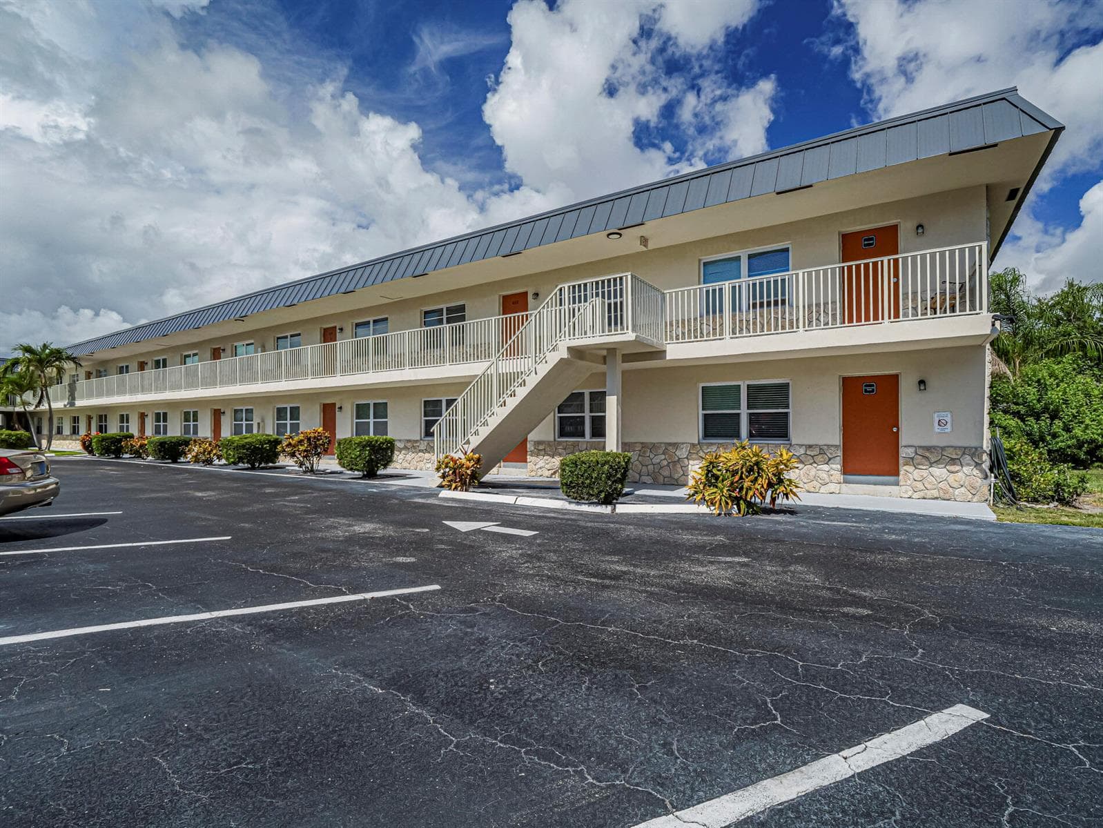 923 22nd Place # 219, Vero Beach, FL 32960