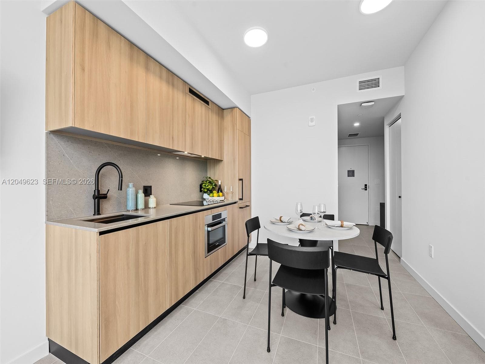 121 NE 5th St # 3703, Miami, FL 33132 photo 5