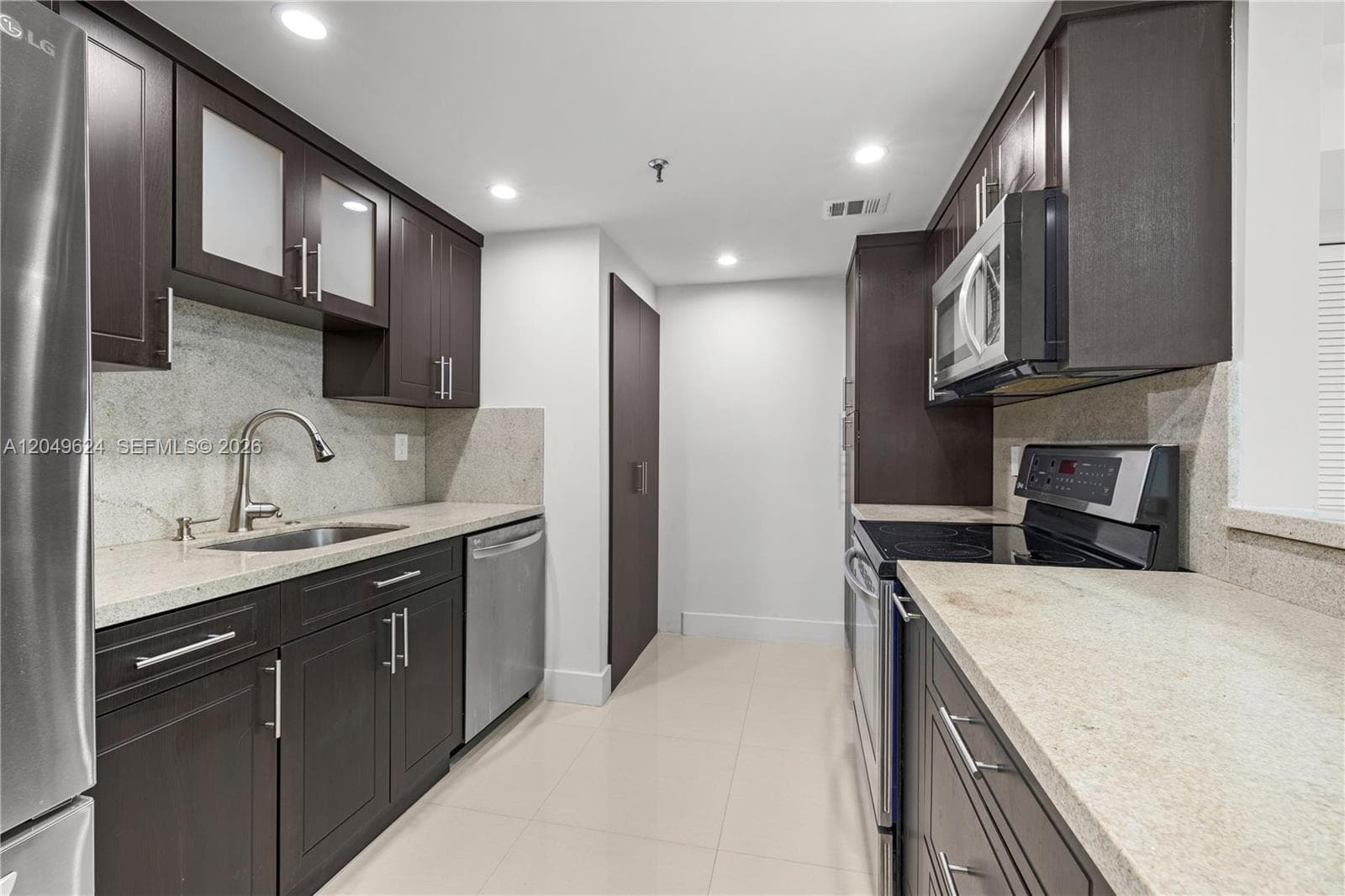 2457 Collins Ave # 307, Miami Beach, FL 33140 photo 2