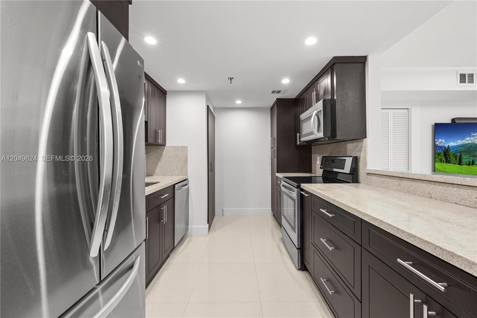 2457 Collins Ave # 307, Miami Beach, FL 33140