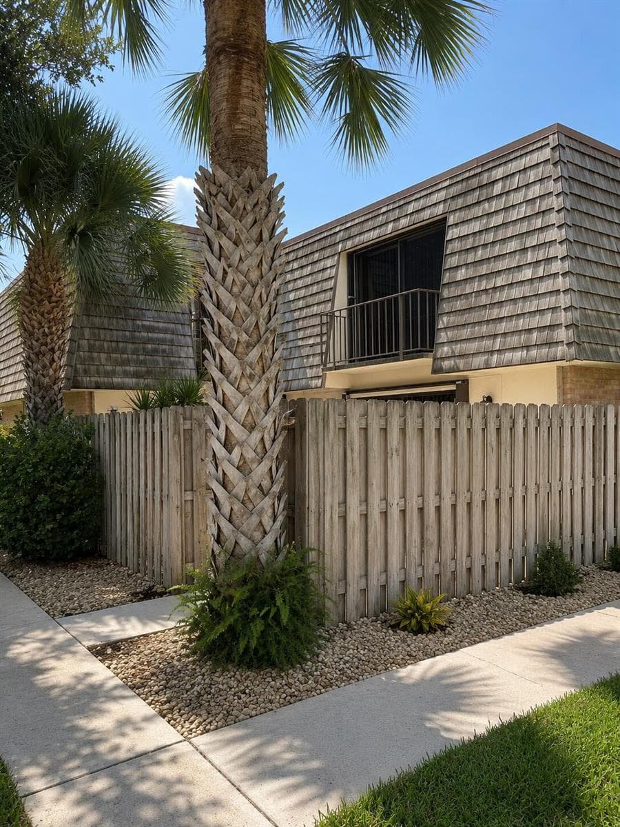 234 Lake Arbor Drive, Palm Springs, FL 33461 photo 2