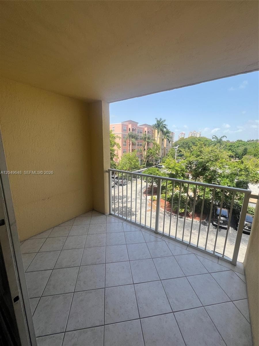 19601 E Country Club Dr # 7405, Aventura, FL 33180 photo 4
