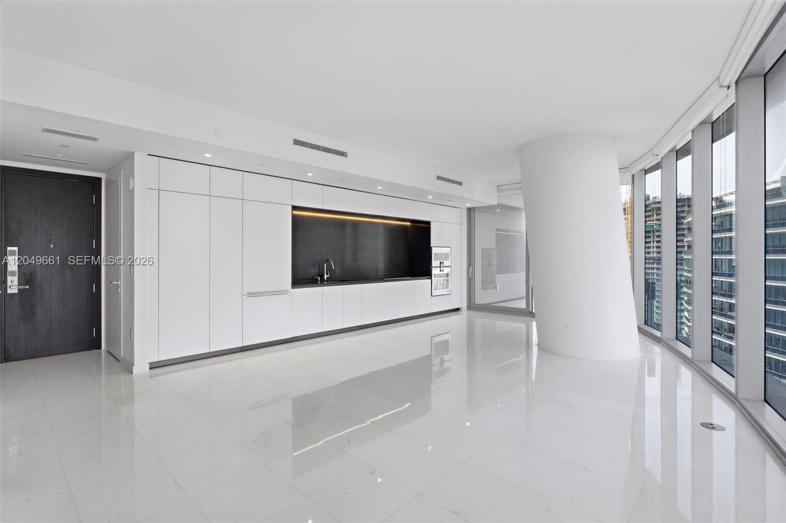 300 Biscayne Boulevard Way # 4808W, Miami, FL 33131 photo 4