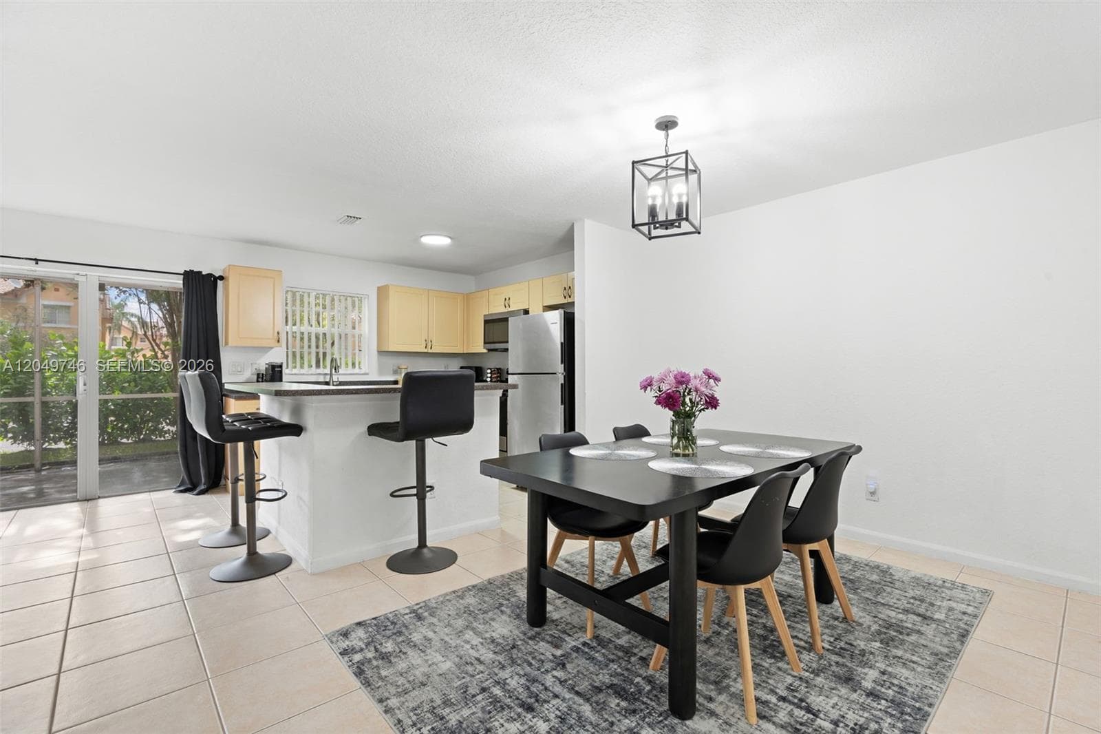 2303 SW 87th Ter, Miramar, FL 33025 photo 2