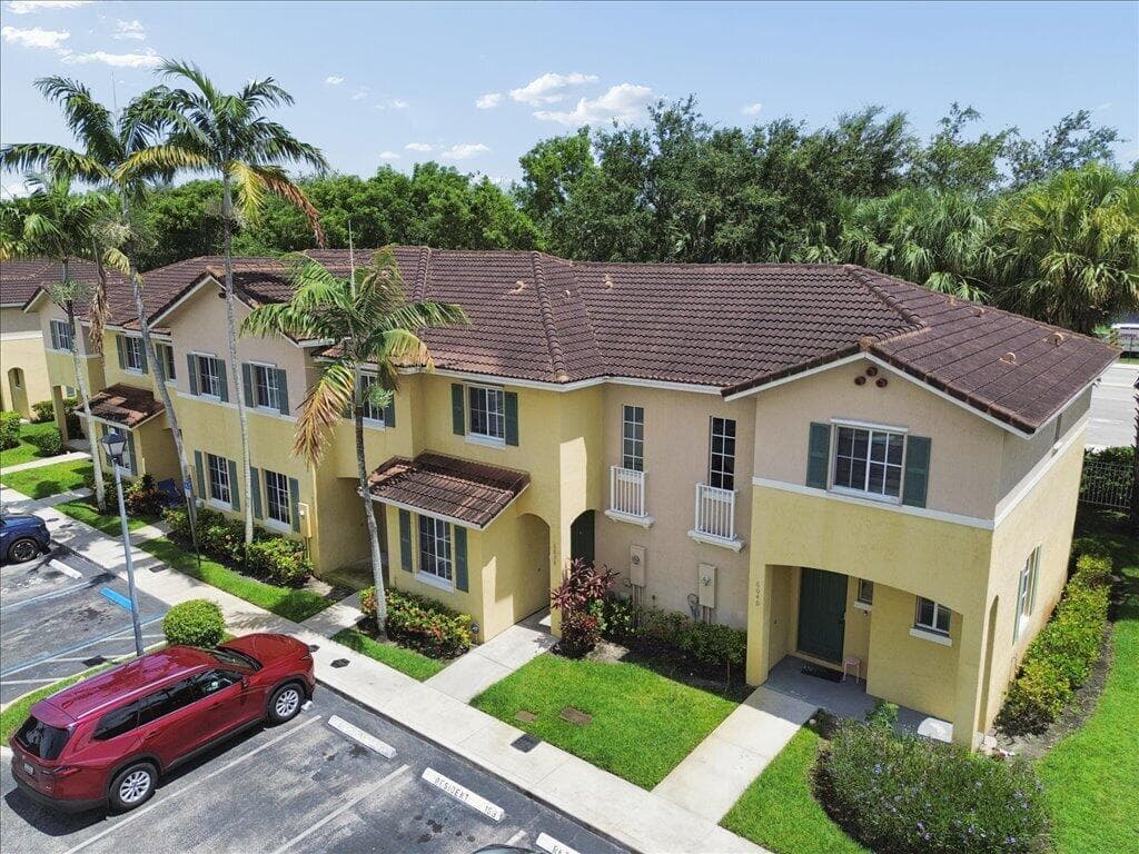 6036 SW 19th Place, North Lauderdale, FL 33068 photo 2