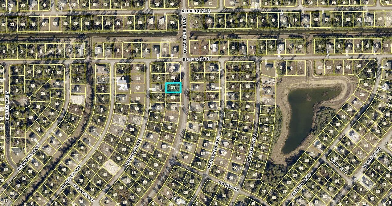 308 Mcarthur Boulevard, Lehigh Acres, FL 33974 photo 2