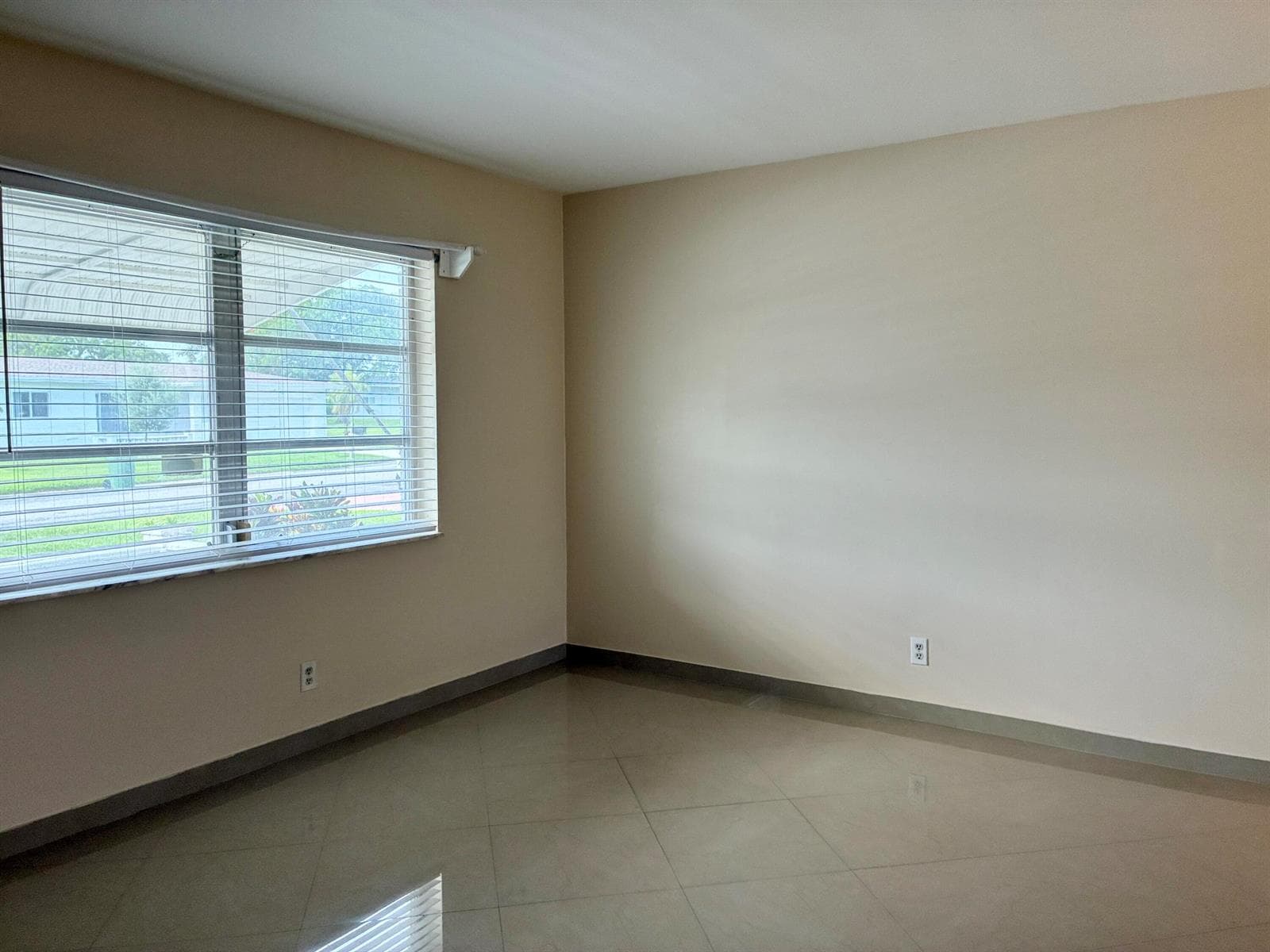 7470 NW 7th Place, Margate, FL 33063 photo 3