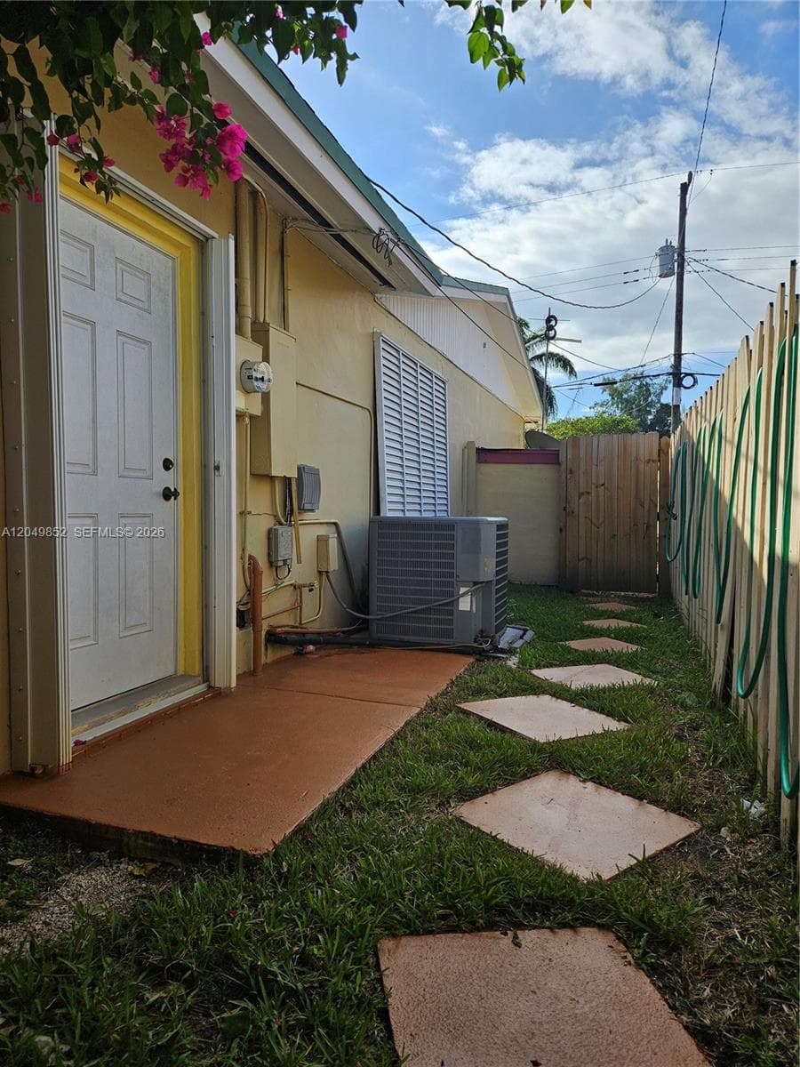 12340 SW 41st St # 1, Miami, FL 33175 photo 2