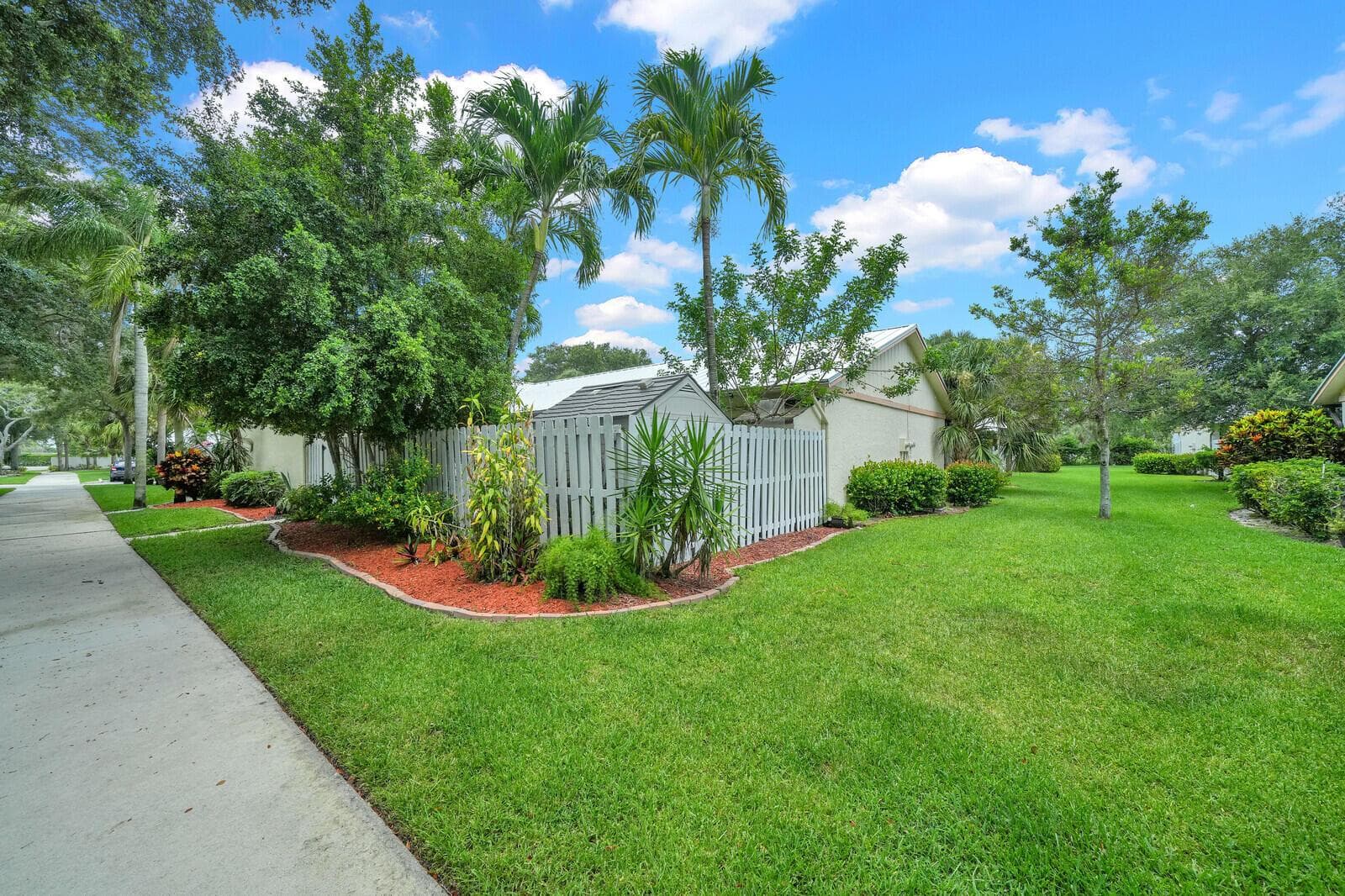 8850 Ranta Court # D, Boynton Beach, FL 33436 photo 2
