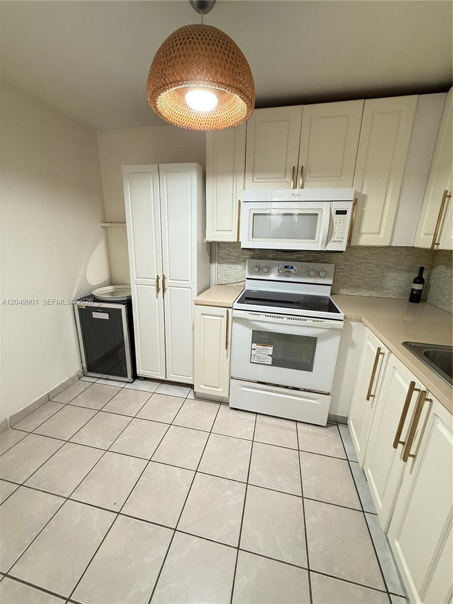 2025 NE 164th St # 318, North Miami Beach, FL 33162