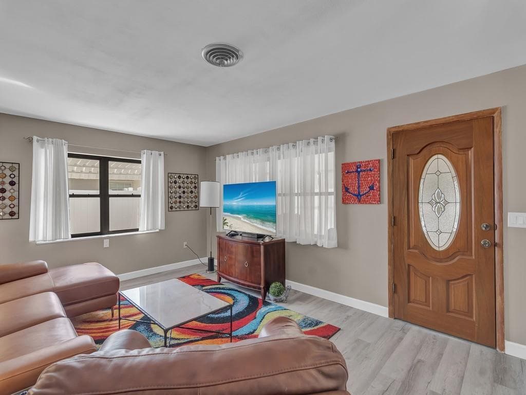 476 19th Place, Vero Beach, FL 32960 photo 5
