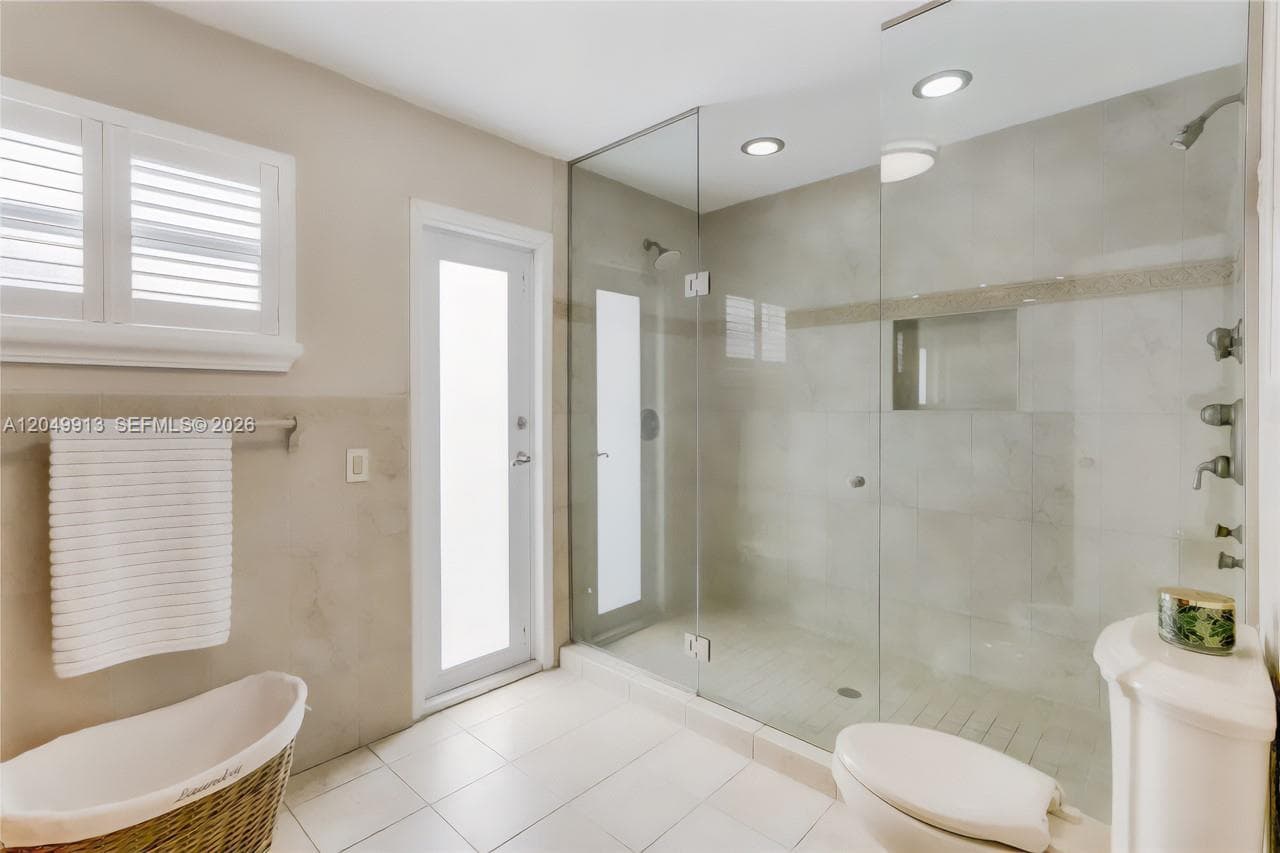 15241 NW 89th Ave, Miami Lakes, FL 33018 photo 5