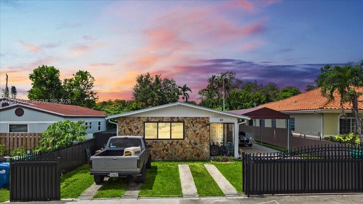 40 NW 119th St, Miami, FL 33168