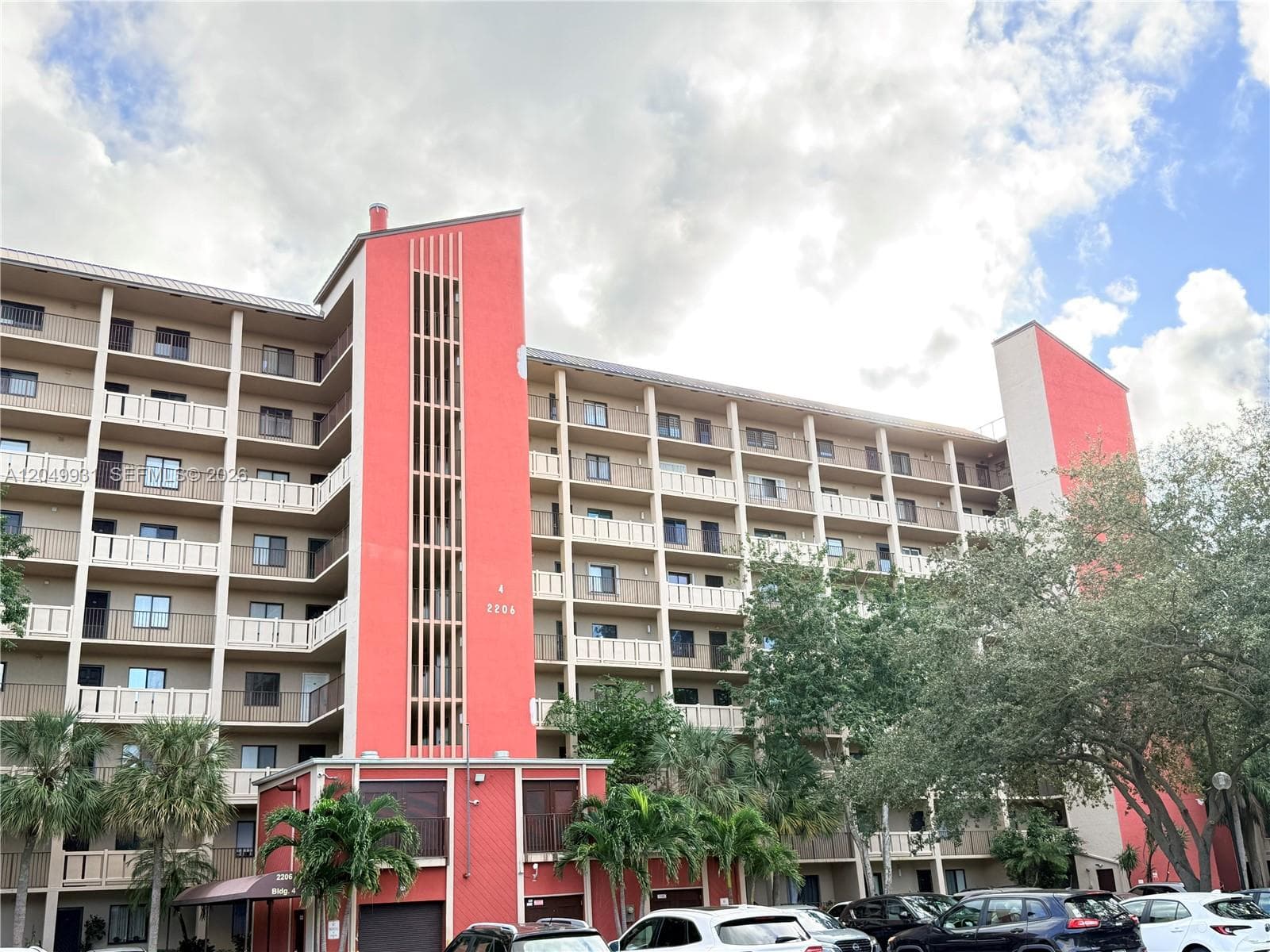 2206 S Cypress Bend Dr # 508, Pompano Beach, FL 33069 photo 4